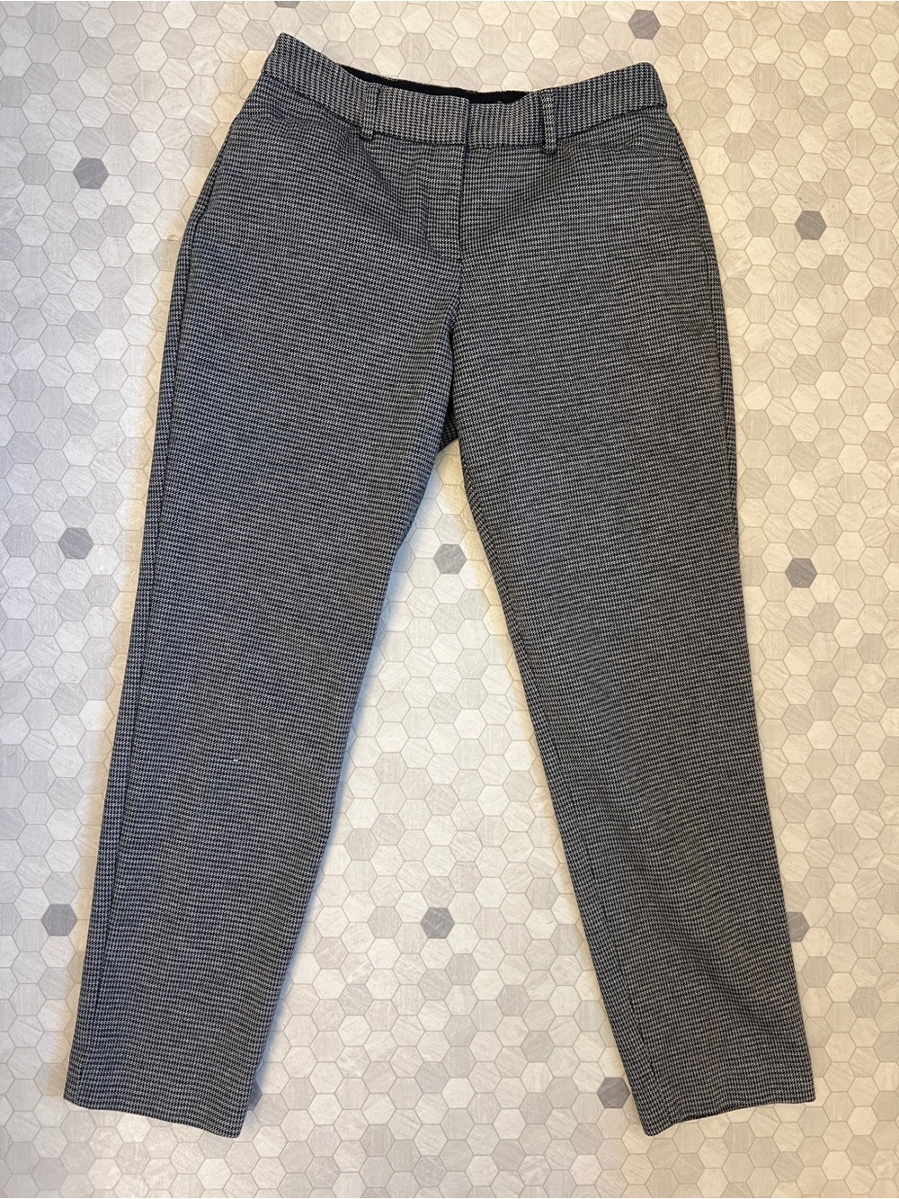 Express Publicist Ankle Pants Size 2 Black White Mid Rise